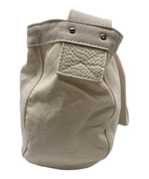 Taiga Takahashi（タイガ タカハシ）Taiga Takahashi (タイガ タカハシ) newsboy bag ホワイトの古着・服飾アイテム