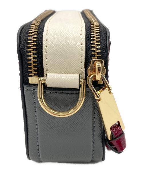 MARC JACOBS（マークジェイコブス）MARC JACOBS (マークジェイコブス) Snapshot バッグ レッド×アイボリーの古着・服飾アイテム