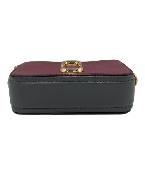 MARC JACOBS（マークジェイコブス）MARC JACOBS (マークジェイコブス) Snapshot バッグ レッド×アイボリーの古着・服飾アイテム