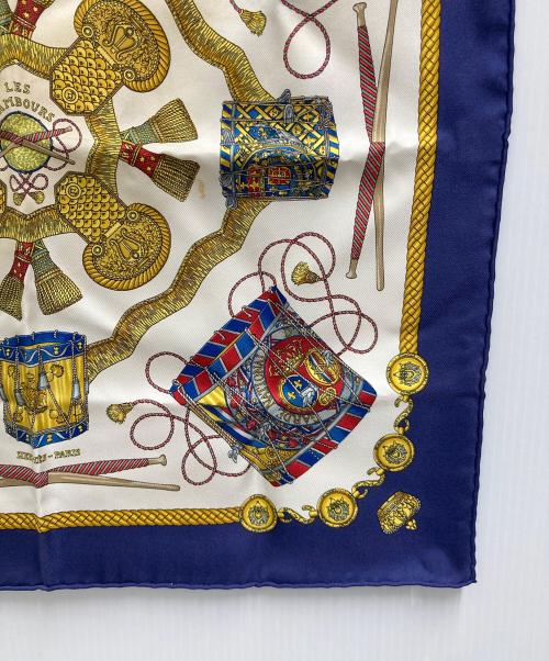 HERMES（エルメス）HERMES (エルメス) カレ40 タンブール太鼓 スカーフ ホワイトの古着・服飾アイテム