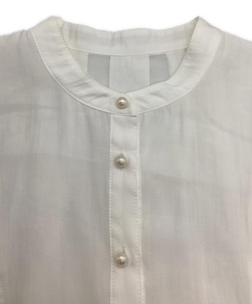 BEARDSLEY（ビアズリー）BEARDSLEY (ビアズリー) パール釦フレンチブラウス ホワイト サイズ:FREEの古着・服飾アイテム