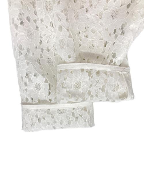 YORI（ヨリ）yori (ヨリ) フロッキーレースティアードブラウス ホワイト サイズ:36 未使用品の古着・服飾アイテム