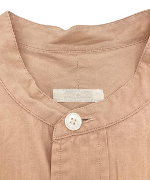 COMOLI（コモリ）COMOLI (コモリ) バンドカラーシャツ ピンクの古着・服飾アイテム