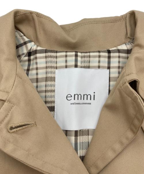 emmi atelier（エミアトリエ）emmi atelier (エミアトリエ) 撥水 チェックステンカラーコート ベージュ 未使用品の古着・服飾アイテム
