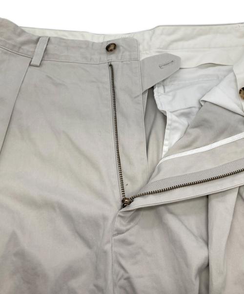 A.PRESSE（アプレッセ）A.PRESSE (アプレッセ) Two Tuck Chino Shorts アイボリー サイズ:SIZE　2の古着・服飾アイテム