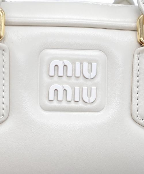 MIU MIU（ミュウミュウ）MIU MIU (ミュウミュウ) アルカディ レザー ミニバッグ ホワイトの古着・服飾アイテム