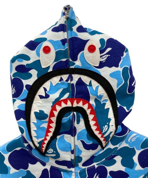 A BATHING APE（ア ベイシング エイプ）A BATHING APE (ア ベイシング エイプ) ABC Camo Shark Full Zip Hoodie ブルー サイズ:Mの古着・服飾アイテム