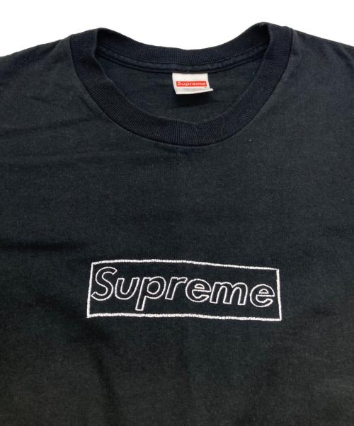 SUPREME（シュプリーム）Supreme (シュプリーム) KAWS (カウズ) Chalk Logo Tee ブラック サイズ:XLの古着・服飾アイテム