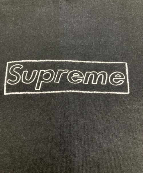 SUPREME（シュプリーム）Supreme (シュプリーム) KAWS (カウズ) Chalk Logo Tee ブラック サイズ:XLの古着・服飾アイテム