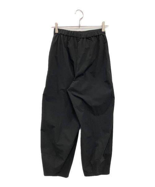 nagonstans（ナゴンスタンス）nagonstans (ナゴンスタンス) SOLOTEXストレッチタフタ ストレートコクーンパンツ ブラック サイズ:Sの古着・服飾アイテム