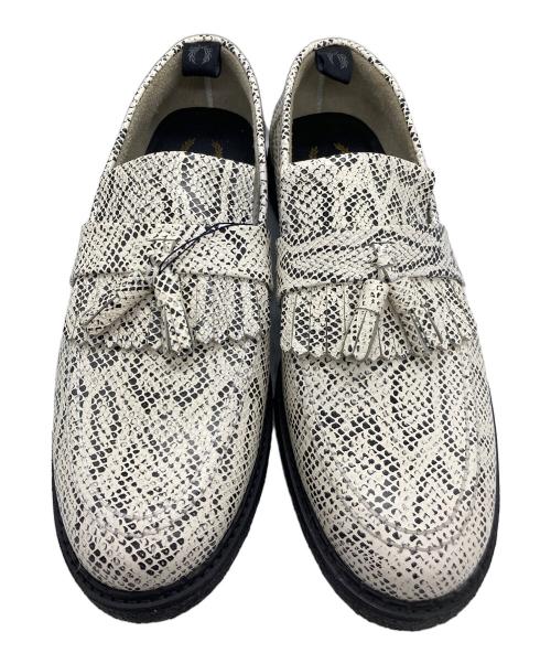 GEORGE COX（ジョージコックス）GEORGE COX (ジョージコックス) FRED PERRY (フレッドペリー) EMBOSSED TASSEL LOAFER ホワイト サイズ:40の古着・服飾アイテム