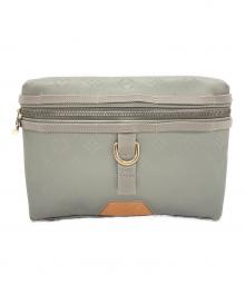 LOUIS VUITTON（ルイ ヴィトン）の古着「モノグラム チタニウム メッセンジャー」｜グレー