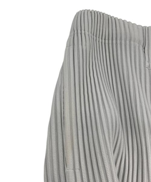 HOMME PLISSE ISSEY MIYAKE（オム プリッセ イッセイ ミヤケ）HOMME PLISSE ISSEY MIYAKE (オム プリッセ イッセイ ミヤケ) プリーツパンツ ライトグレー サイズ:2の古着・服飾アイテム