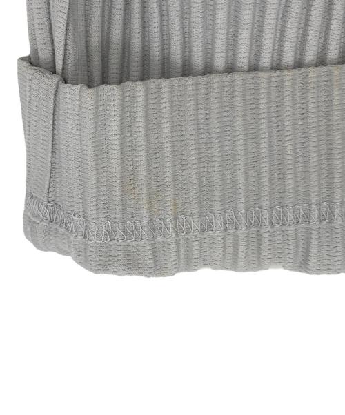 HOMME PLISSE ISSEY MIYAKE（オム プリッセ イッセイ ミヤケ）HOMME PLISSE ISSEY MIYAKE (オム プリッセ イッセイ ミヤケ) プリーツパンツ ライトグレー サイズ:2の古着・服飾アイテム