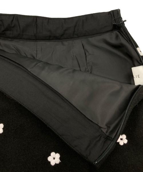 ELLIE（エリー）ELLIE (エリー) フラワースコート ブラック サイズ:S 未使用品の古着・服飾アイテム