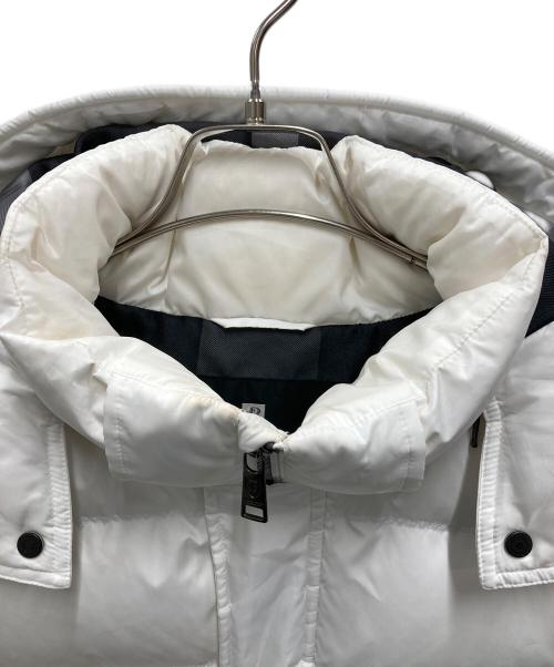 BLAC LABEL CRESTBRIDGE（ブラックレーベル クレストブリッジ）BLAC LABEL CRESTBRIDGE (ブラックレーベル クレストブリッジ) ダウンジャケット ホワイト サイズ:Mの古着・服飾アイテム