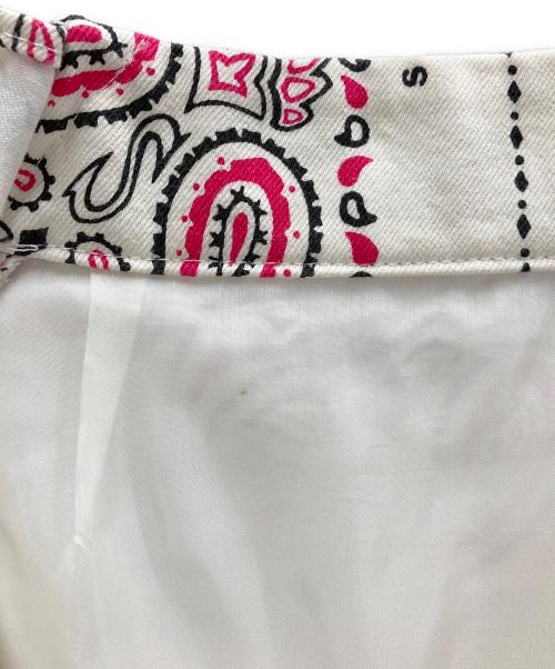 sacai（サカイ）sacai (サカイ) Bandana Print Skirt ホワイト×レッド サイズ:2の古着・服飾アイテム