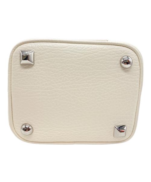 Maison Margiela（メゾンマルジェラ）Maison Margiela (メゾンマルジェラ) Maison Margiela バケットバッグ ホワイトの古着・服飾アイテム