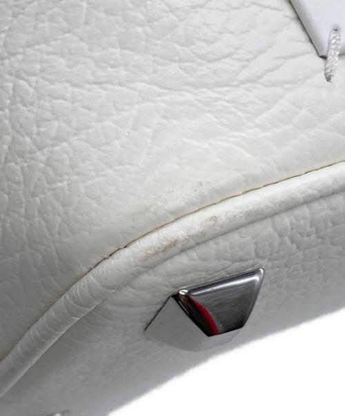 Maison Margiela（メゾンマルジェラ）Maison Margiela (メゾンマルジェラ) Maison Margiela バケットバッグ ホワイトの古着・服飾アイテム