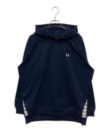 FRED PERRY（フレッドペリー）の古着「Taped Pullover Hoodie」｜ネイビー