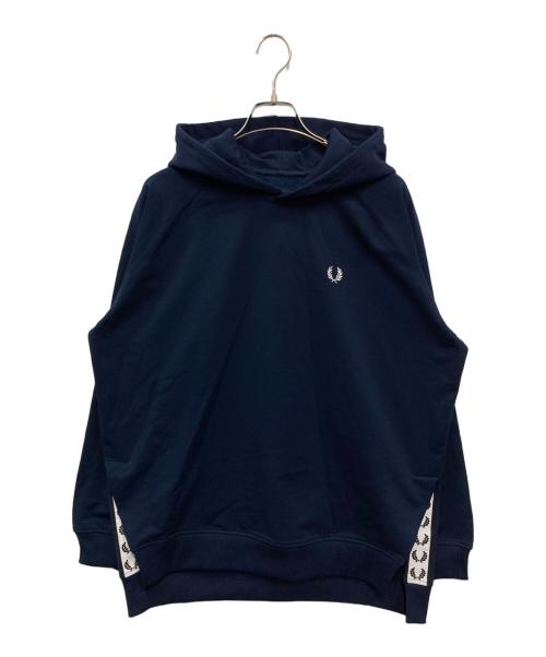 FRED PERRY（フレッドペリー）FRED PERRY (フレッドペリー) Taped Pullover Hoodie ネイビー サイズ:M 未使用品の古着・服飾アイテム