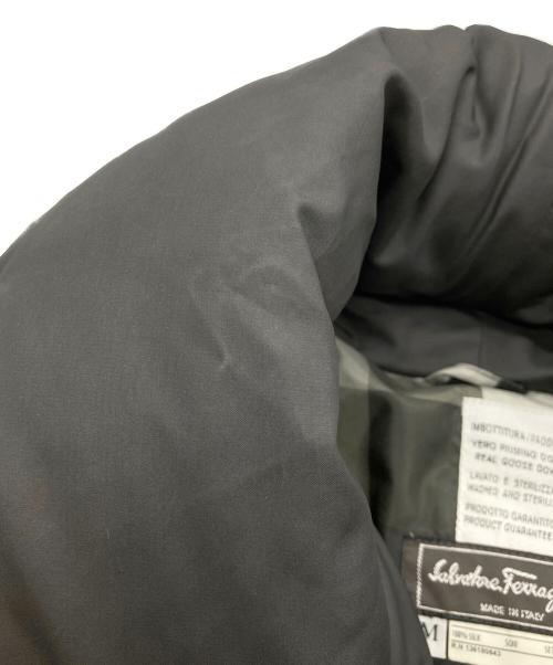Salvatore Ferragamo（サルヴァトーレ フェラガモ）Salvatore Ferragamo (サルヴァトーレ フェラガモ) ショールカラーダウンコート グレー サイズ:Mの古着・服飾アイテム