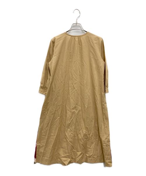 BLUE LABEL CRESTBRIDGE（ブルーレーベルクレストブリッジ）BLUE LABEL CRESTBRIDGE (ブルーレーベルクレストブリッジ) サイドチェックノーカラーシャツワンピース ベージュ サイズ:38の古着・服飾アイテム