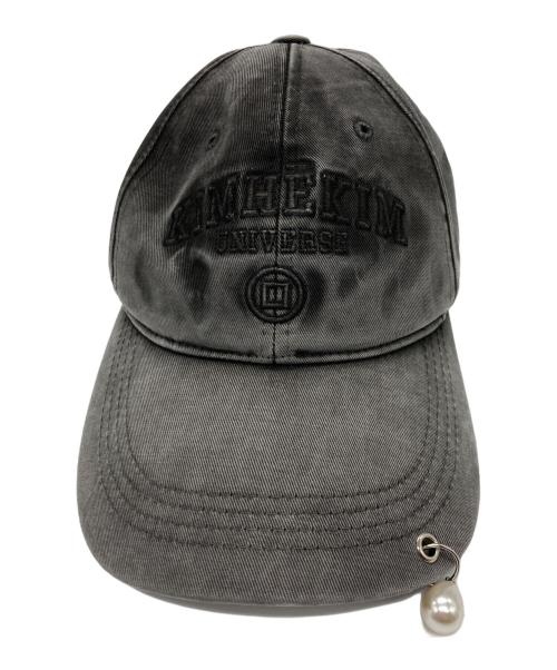 Kimhekim（キムヘキム）KIMHEKIM (キムヘキム) UPCYCLED PEARL PIERCED BASEBALL CAP グレー サイズ:OSの古着・服飾アイテム