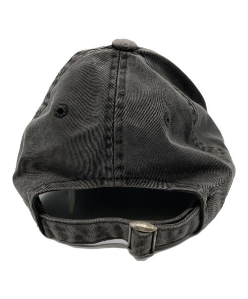 Kimhekim（キムヘキム）KIMHEKIM (キムヘキム) UPCYCLED PEARL PIERCED BASEBALL CAP グレー サイズ:OSの古着・服飾アイテム