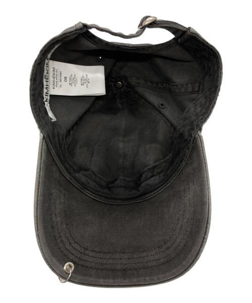 Kimhekim（キムヘキム）KIMHEKIM (キムヘキム) UPCYCLED PEARL PIERCED BASEBALL CAP グレー サイズ:OSの古着・服飾アイテム