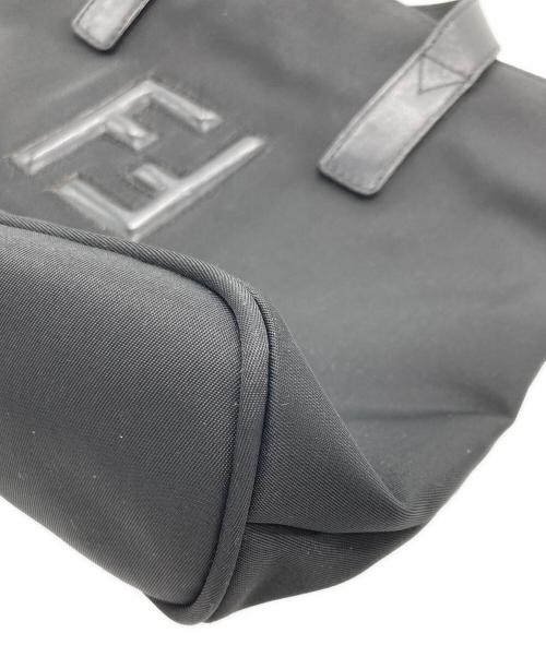FENDI（フェンディ）FENDI (フェンディ) FFロゴ ナイロン トートバッグ ブラックの古着・服飾アイテム