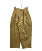 TODAYFULトゥデイフル）の古着「Tuck Tapered Trousers」｜ベージュ