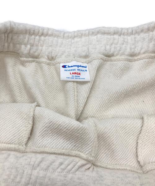 Champion REVERSE WEAVE（チャンピオン リバース ウィーブ）Champion REVERSE WEAVE (チャンピオン リバース ウィーブ) X-LARGE (エクストララージ) SWEAT SHORTS アイボリー サイズ:Lの古着・服飾アイテム