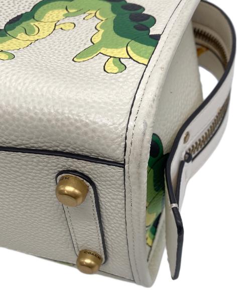 COACH（コーチ）COACH (コーチ) Disney (ディズニー) ローグ25キャタピラー2WAYショルダーバッグ ホワイトの古着・服飾アイテム