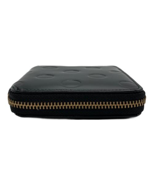COMME des GARCONS（コムデギャルソン）COMME des GARCONS (コムデギャルソン) ドットエンボス2つ折り財布 ブラックの古着・服飾アイテム