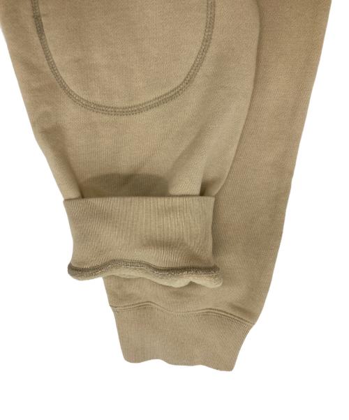 stussy（ステューシー）stussy (ステューシー) ワッペンロゴクルーネックスウェット ベージュ サイズ:不明の古着・服飾アイテム