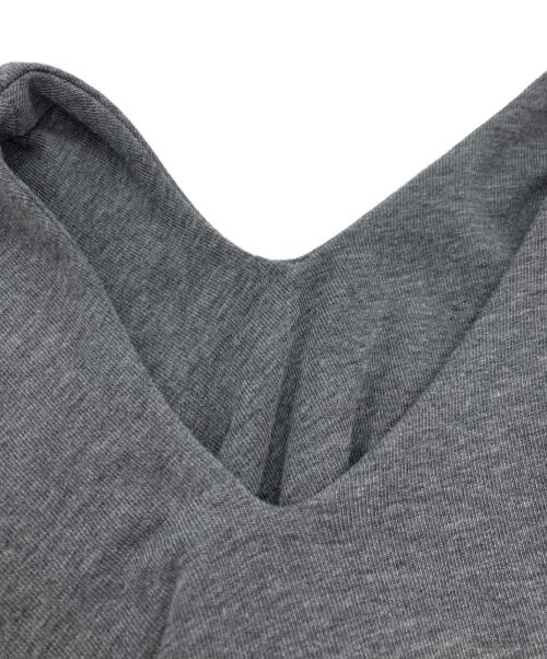 cygne（シーニュ）cygne (シーニュ) ショルダーオープンカットオフT Colas グレーの古着・服飾アイテム