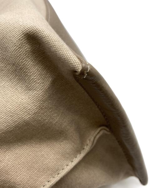 IACUCCI（イアクッチ）IACUCCI (イアクッチ) ソルベットS 2WAY ハンドバッグ ベージュ×アイボリーの古着・服飾アイテム