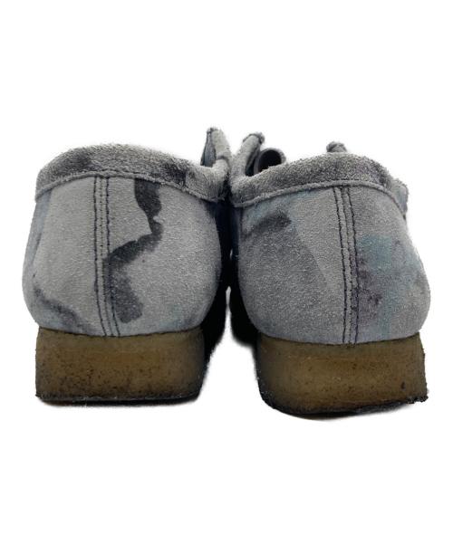 CLARKS（クラークス）CLARKS (クラークス) ブルーカモ チャッカブーツ グレー サイズ:27cmの古着・服飾アイテム