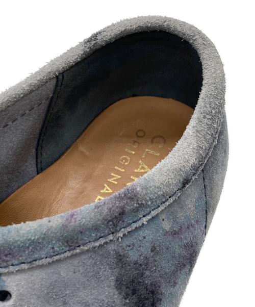 CLARKS（クラークス）CLARKS (クラークス) ブルーカモ チャッカブーツ グレー サイズ:27cmの古着・服飾アイテム