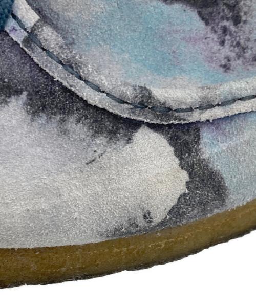 CLARKS（クラークス）CLARKS (クラークス) ブルーカモ チャッカブーツ グレー サイズ:27cmの古着・服飾アイテム