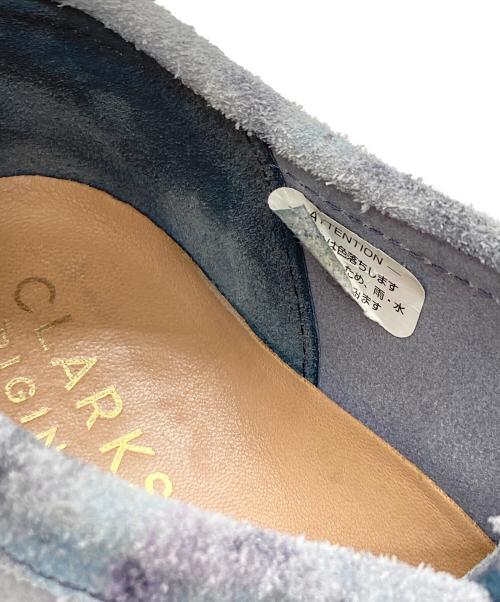 CLARKS（クラークス）CLARKS (クラークス) ブルーカモ チャッカブーツ グレー サイズ:27cmの古着・服飾アイテム