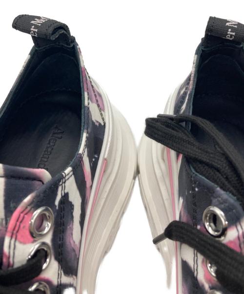 ALEXANDER McQUEEN（アレキサンダーマックイーン）ALEXANDER McQUEEN (アレキサンダーマックイーン) Tread Slick Lace Up 'Watercolour Graffiti' ブラック×ピンク サイズ:SIZE 37の古着・服飾アイテム