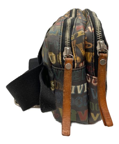 Vivienne Westwood man（ヴィヴィアン ウェストウッド マン）Vivienne Westwood man (ヴィヴィアン ウェストウッド マン) 総柄ボディバッグ ブラックの古着・服飾アイテム