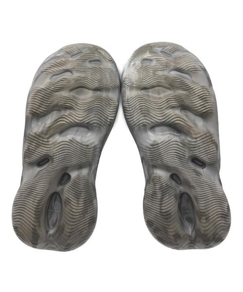 adidas（アディダス）adidas (アディダス) YEEZY FORM RUNNER グレー サイズ:27.5cmの古着・服飾アイテム