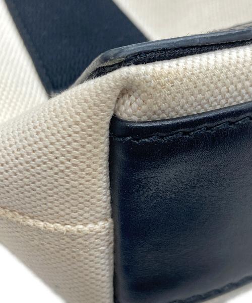 BALENCIAGA（バレンシアガ）BALENCIAGA (バレンシアガ) NAVY CABAS XS ホワイト×ブラックの古着・服飾アイテム