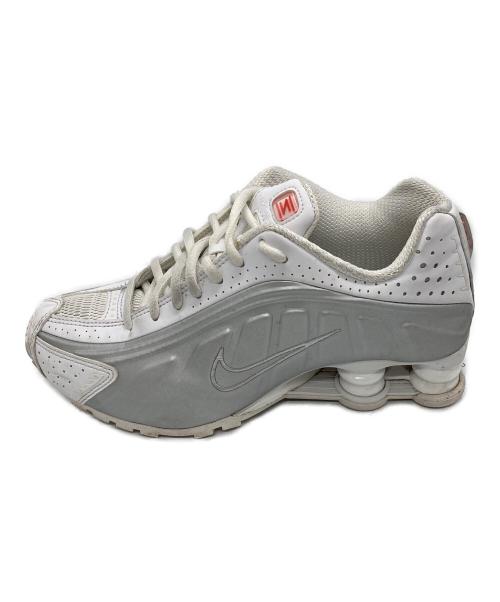 NIKE（ナイキ）NIKE (ナイキ) SHOX R4 ホワイト×シルバー サイズ:23cmの古着・服飾アイテム