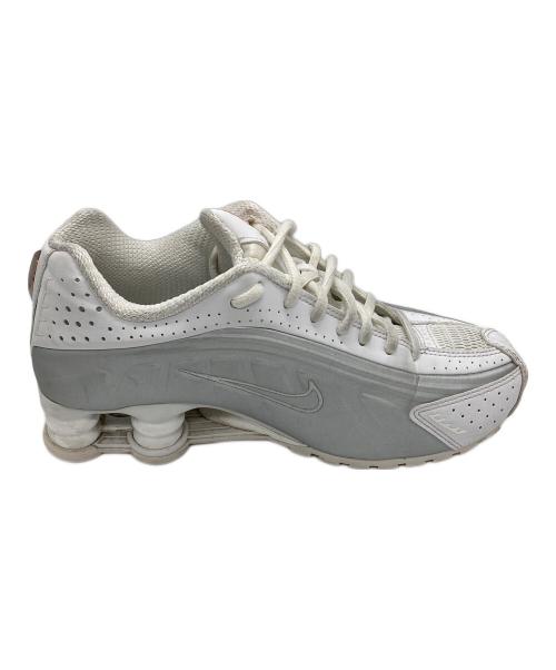 NIKE（ナイキ）NIKE (ナイキ) SHOX R4 ホワイト×シルバー サイズ:23cmの古着・服飾アイテム