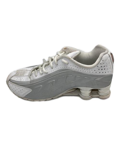 NIKE（ナイキ）NIKE (ナイキ) SHOX R4 ホワイト×シルバー サイズ:23cmの古着・服飾アイテム
