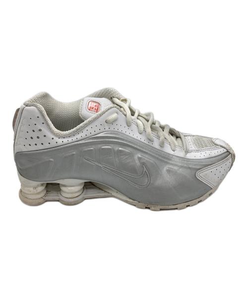 NIKE（ナイキ）NIKE (ナイキ) SHOX R4 ホワイト×シルバー サイズ:23cmの古着・服飾アイテム